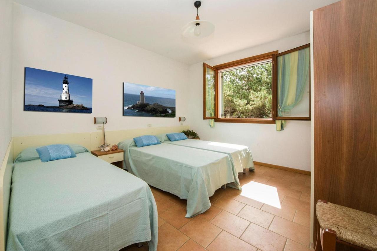 Terraced House In The Ca' Del Pino Holiday Complex With Communal Pool In ビビオーネ エクステリア 写真